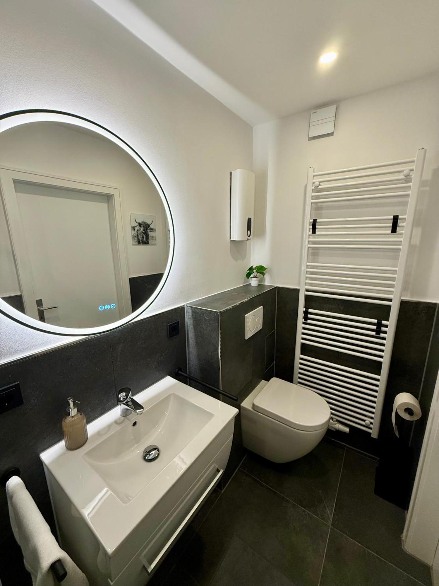 Schoenes Zwei-zimmer-apartment In Der Bremer *